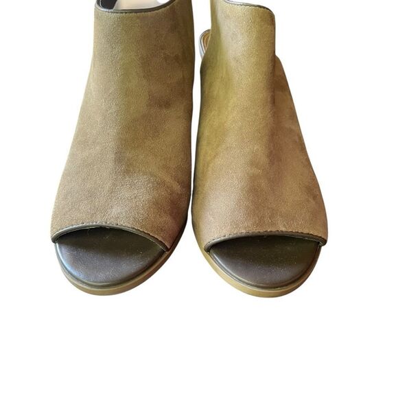 Bass tan leather open toed heels. Size 8 - Picture 6 of 9